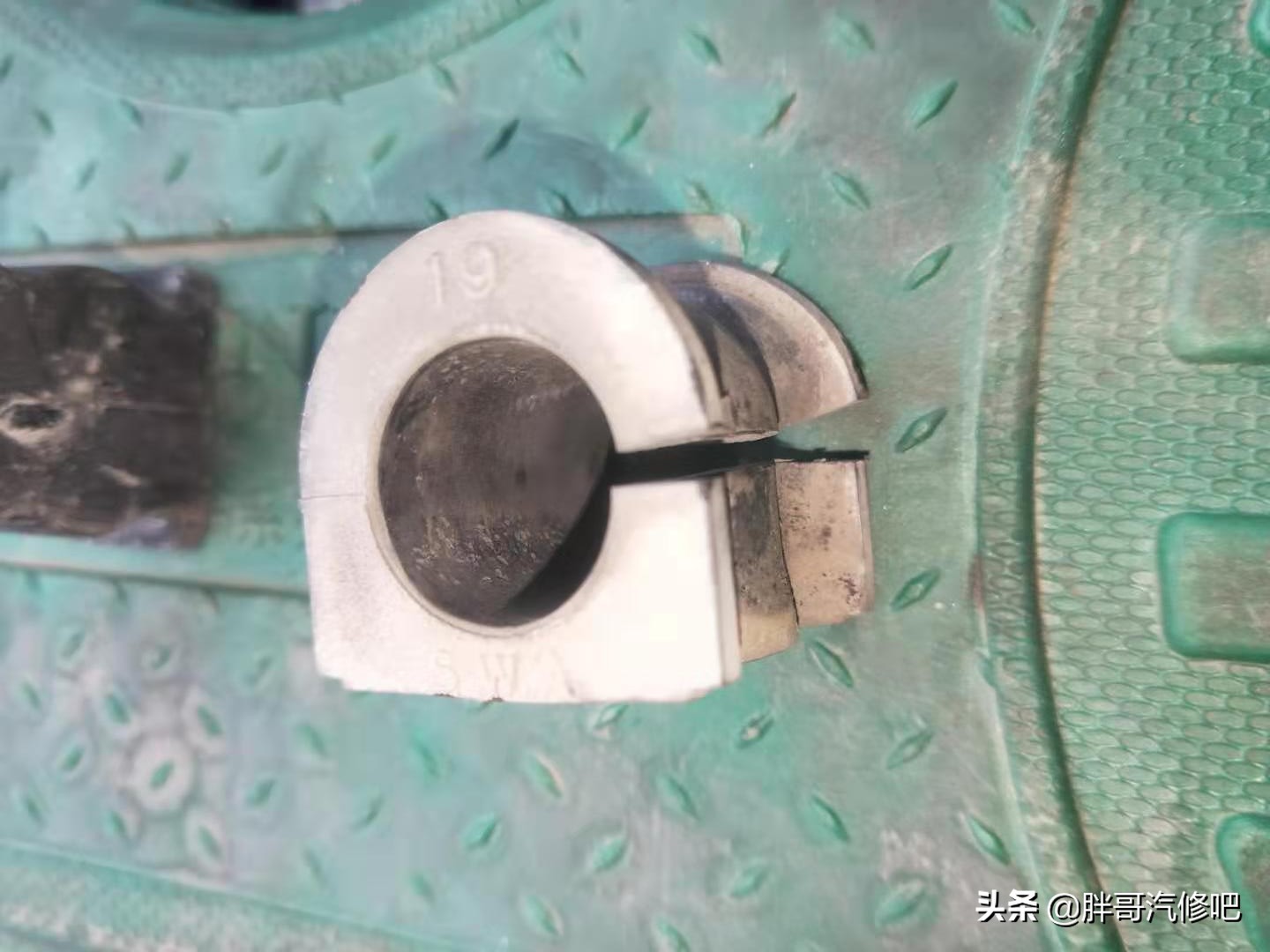 本田CRV底盘异响,crv有冬天减震器异响的毛病吗