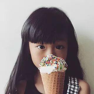 9岁小姑娘滑板视频,9岁滑板女孩