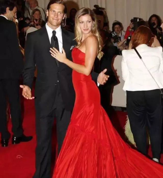 全世界最贵的模特走一步318万,第一位在国际上获奖的超模