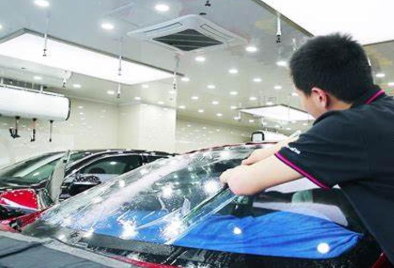 近视开车阳光刺眼怎么办,开车阳光刺眼看不见路的视频