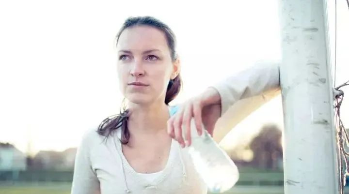 涔宠吅鑲垮潡鍜屼钩鑵虹氦缁寸槫鎬庝箞鍖哄垎,涔宠吅绾ょ淮鐦ゅ悆鍟ヨ嵂鍙互娑堥櫎鑲垮潡