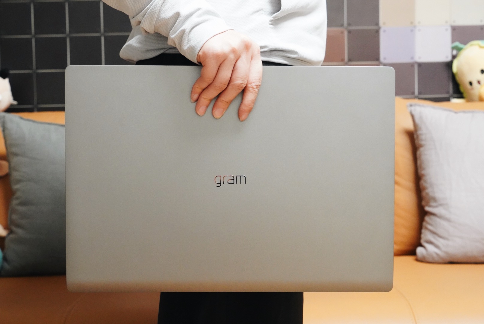 lggram笔记本为什么买的人少,苹果macbookpro和lggram