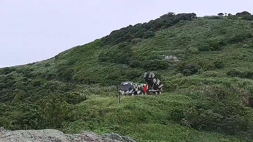 闃茬┖瀵煎脊鎵撳嚮椋炴満瑙嗛,鍙嶅潶鍏嬪寮硅鐢茶溅鎵撳嚮涔屽啗鐩爣