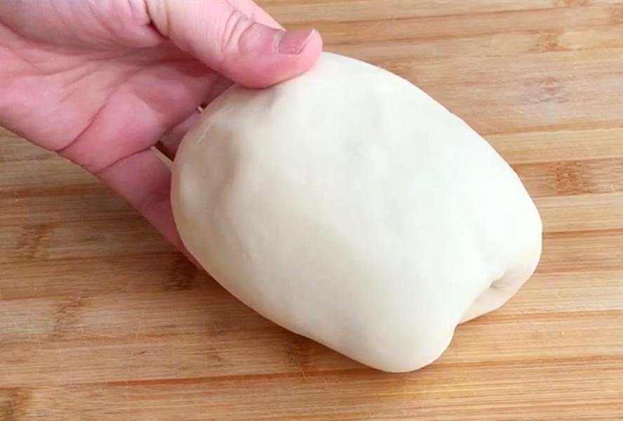 做手擀面面里要放盐吗,做手擀面用冷水还是热水和面不碎