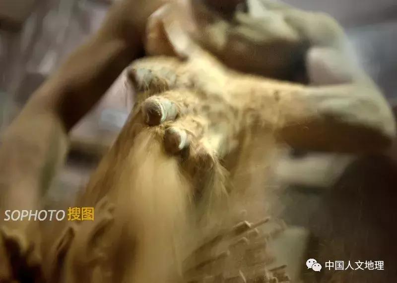 祖祖辈辈传下来的制香手艺,老百姓手工制香