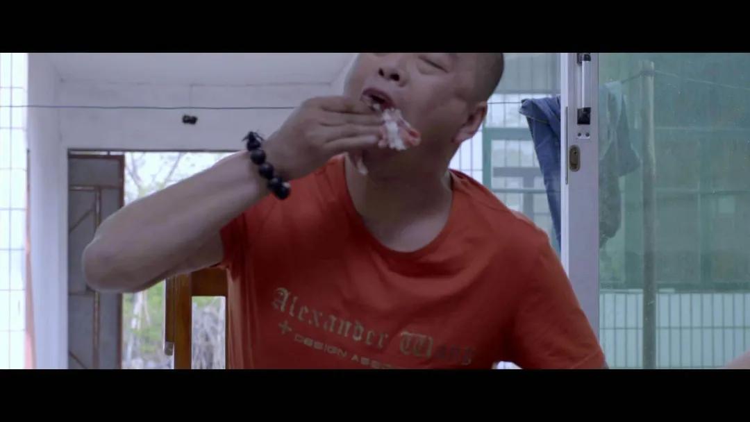 乡村网红一个月能挣多少钱,农村大网红能赚多少钱