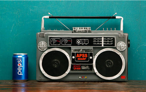 猫王音箱都是“硬菜”！全金属机身半斤重，带它跳广场舞得多带劲