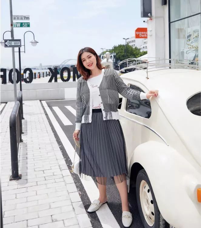 胖人穿毛衣怎么搭配显腿细,胖人穿好看的毛衣