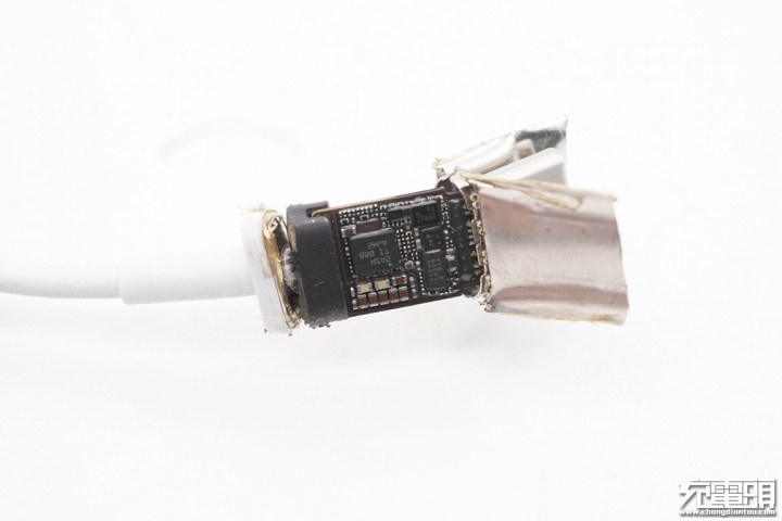 无线充电和magsafe充电区别,苹果原装magsafe充电发热严重