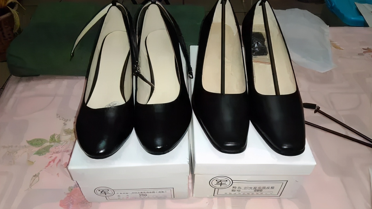 网购新式迷彩服违法吗,网购军大衣价格