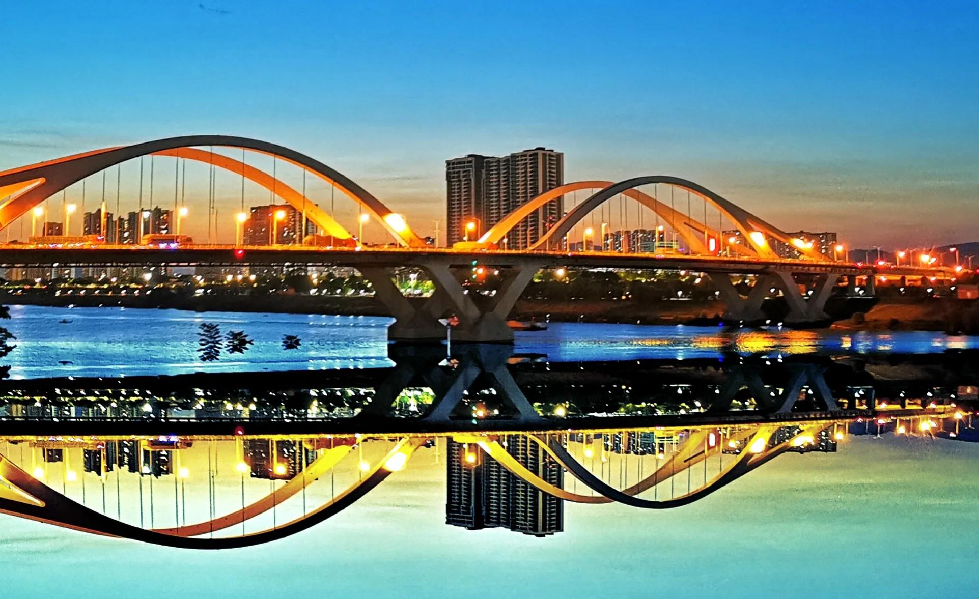 澶╃┖涔嬮暅鍞編鍥剧墖,鐩哥墖澶勭悊澶у笀