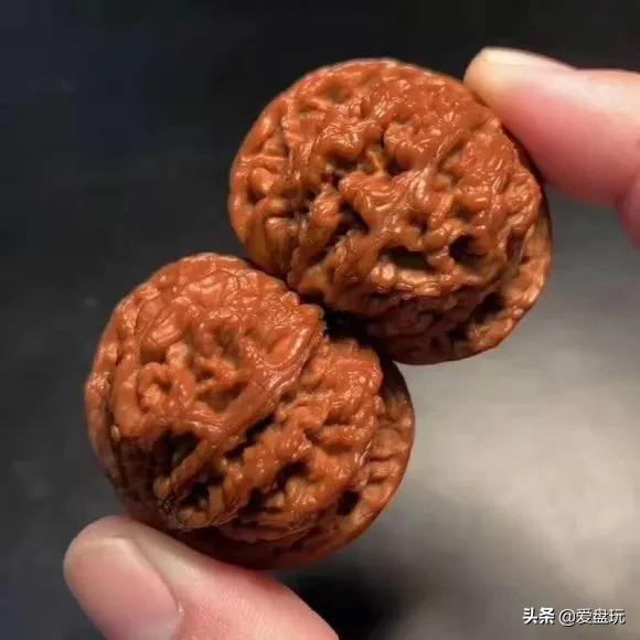 它是核桃圈的“虐手扛把子”，敢上手盘的，都是铁汉子