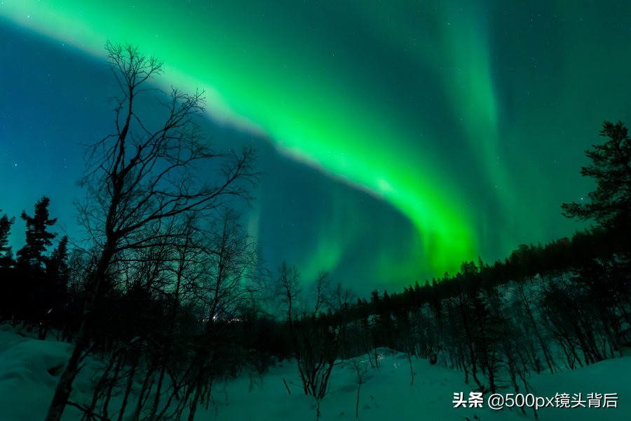 地球两极为什么会有极光,地球两极是不是一直有极光