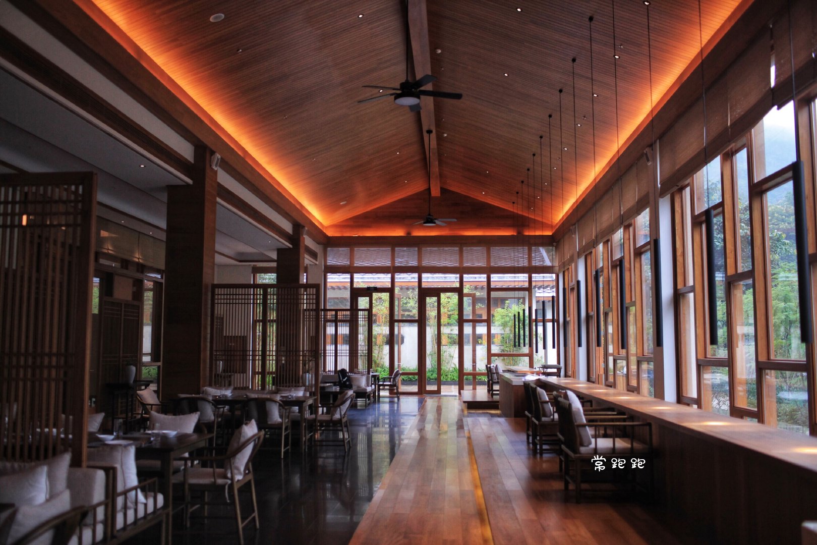 黄果树瀑布桃花源,贵州安顺黄果树瀑布特色