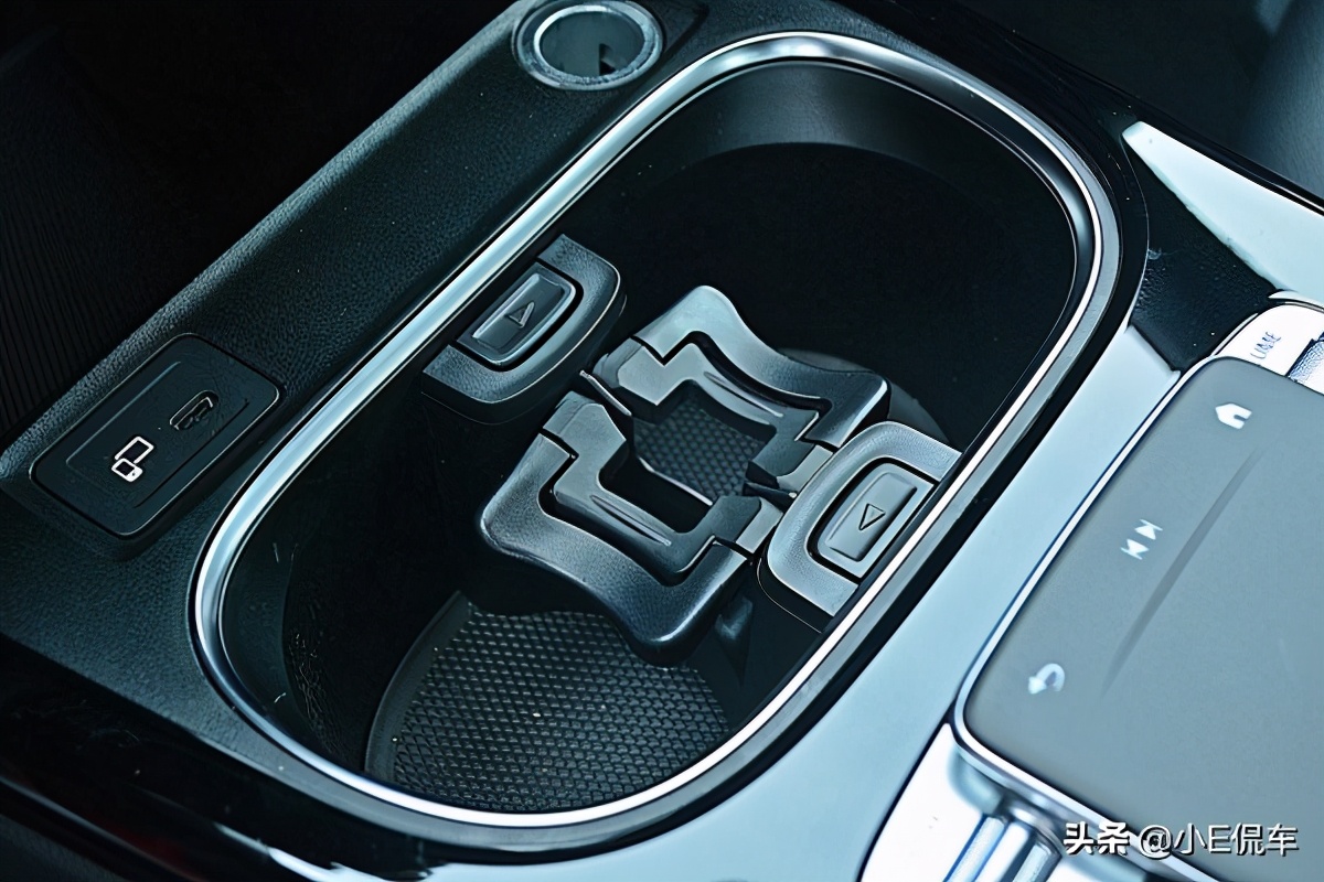 奔驰cla200动感和时尚的区别,新款奔驰cla200试驾视频