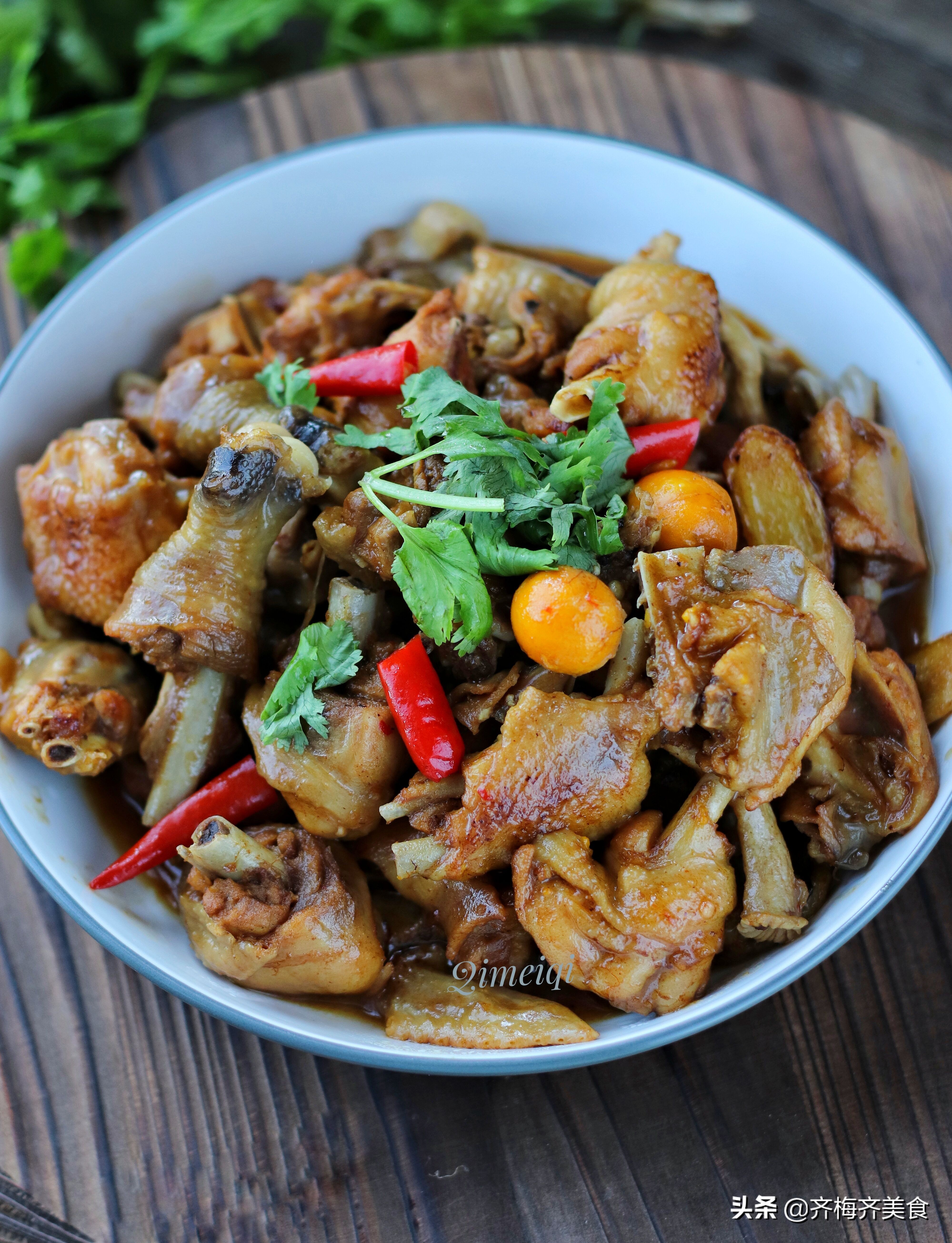 红烧鸡肉怎么做嫩而不柴,红烧鸡肉炖土豆加凉水还是加热水