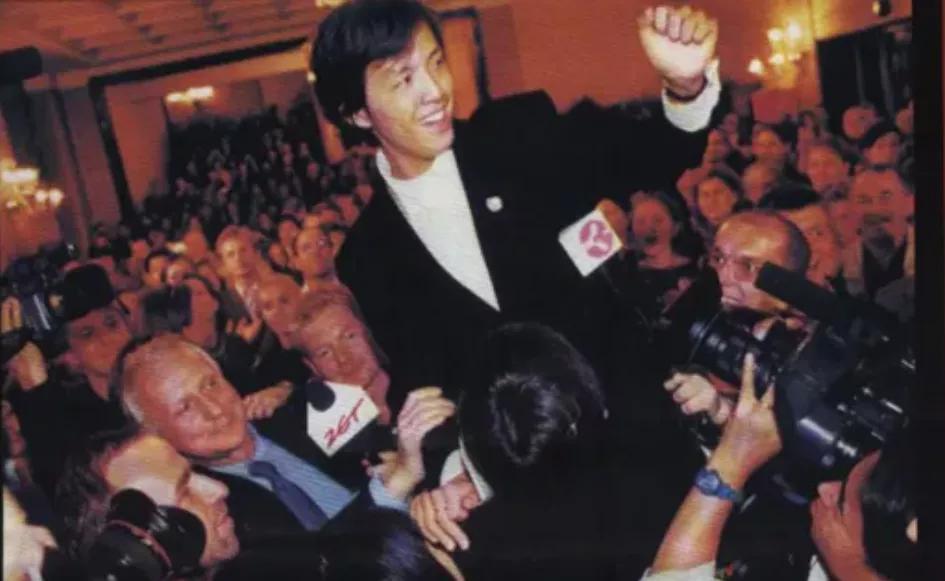 璀︽柟閫氭姤鏉庝簯杩洜瀚栧琚姄,璀︽柟閫氭姤鏉庝簯杩珫濞艰琛屾嫎