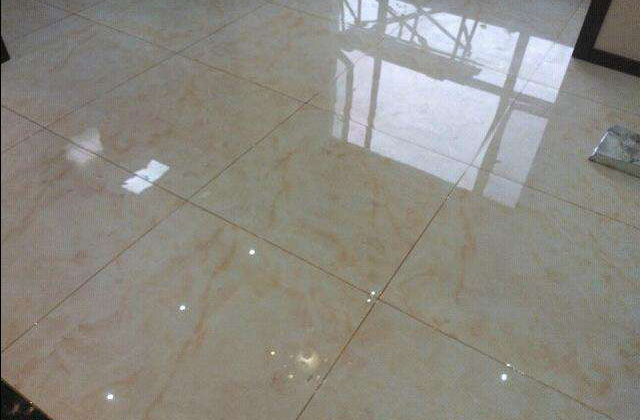 旧地砖拆除后能直接铺新瓷砖吗,旧地砖不拆能直接贴新的