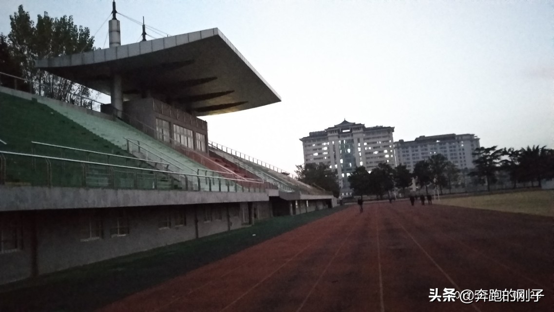 入冬第一次散步,冬训早上几点跑步开始