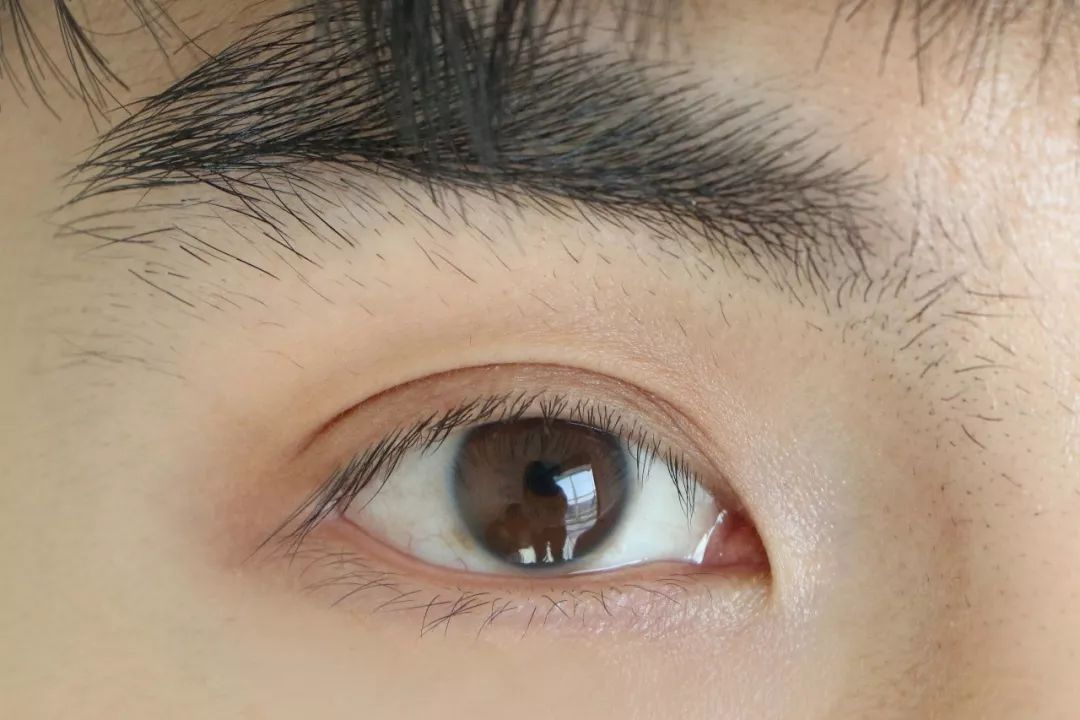 手残党化妆肿眼泡,眼妆教程单眼皮肿眼泡如何画眼妆