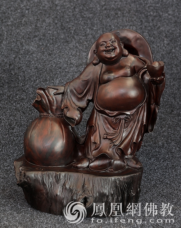 桐柏山木雕博物馆弥勒佛雕像,桐柏木雕博物馆龙的雕像