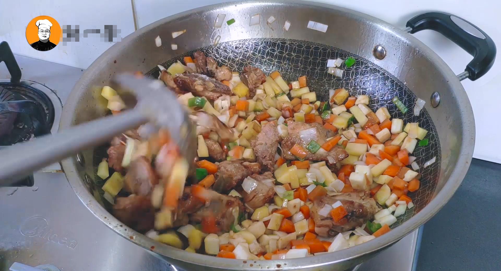 入味的排骨焖饭最正宗的做法,懒人排骨焖饭详细教程