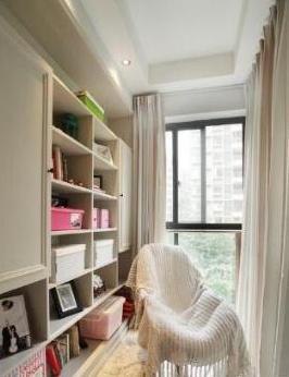 卧室面积太小让人抓狂,小卧室把床抬高1.75米