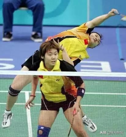 后场高远球推不到位,后场高远球老是推不到位