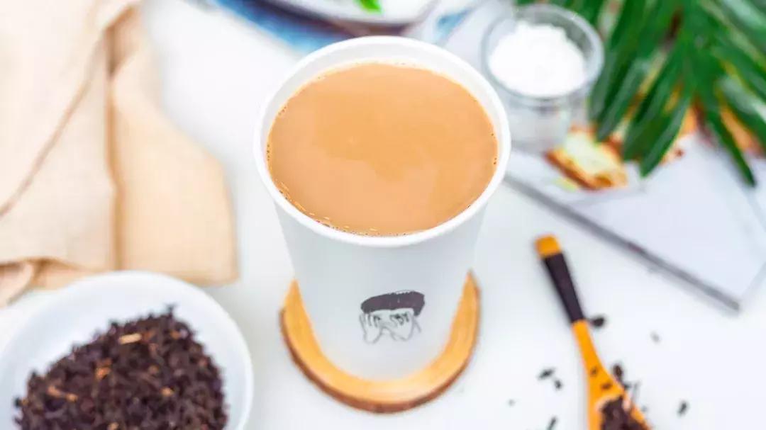 火爆台湾的“丑丑奶茶”首现厦门，拿着5分钟竟被搭讪10次……