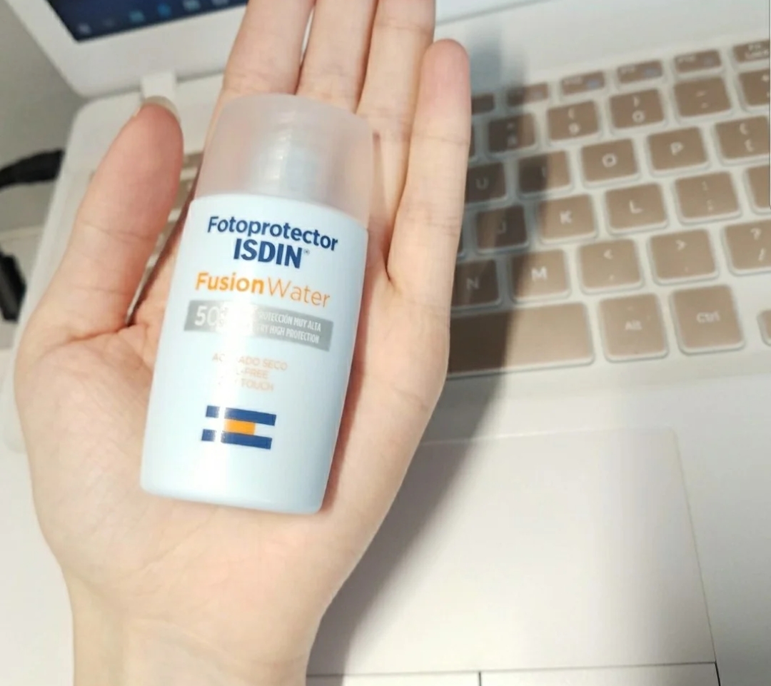 兰蔻菁纯粉底液和嘉娜宝粉底霜,嘉娜宝世纪粉霜好用还是兰蔻菁纯