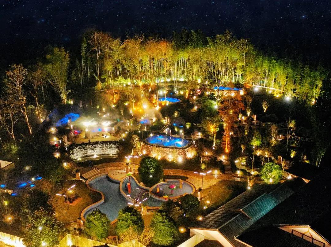 川西泡温泉看雪景,川西12月份最佳雪景泡温泉的地方