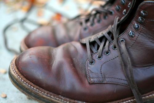 皮鞋亮面和雾面的区别,皮鞋松了有什么办法解决