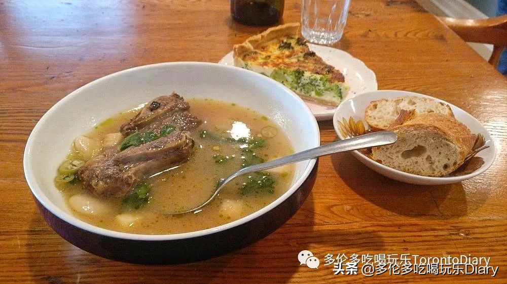 在多伦多阴晴不定的天气出门，就为了这一口靓汤