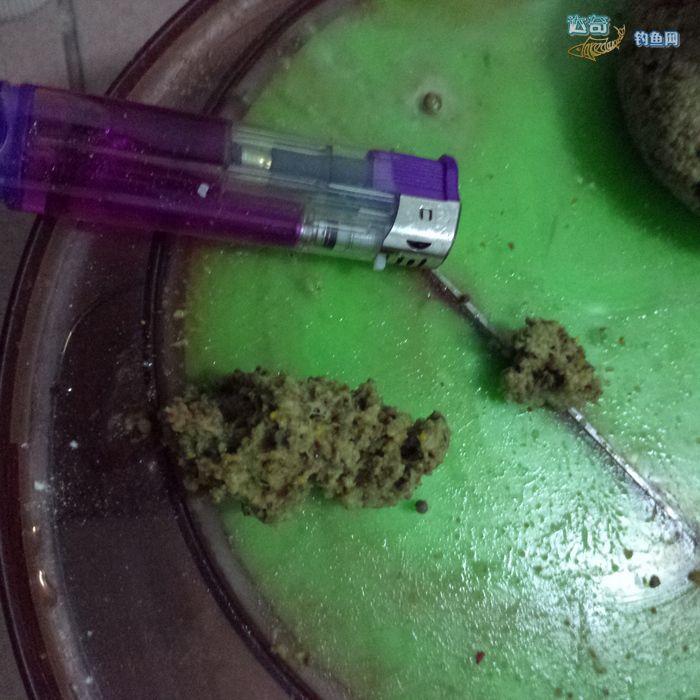 100毫升饵料十竿就拉下去，只允许一款拉饵的黑坑怎么拉大饵技巧