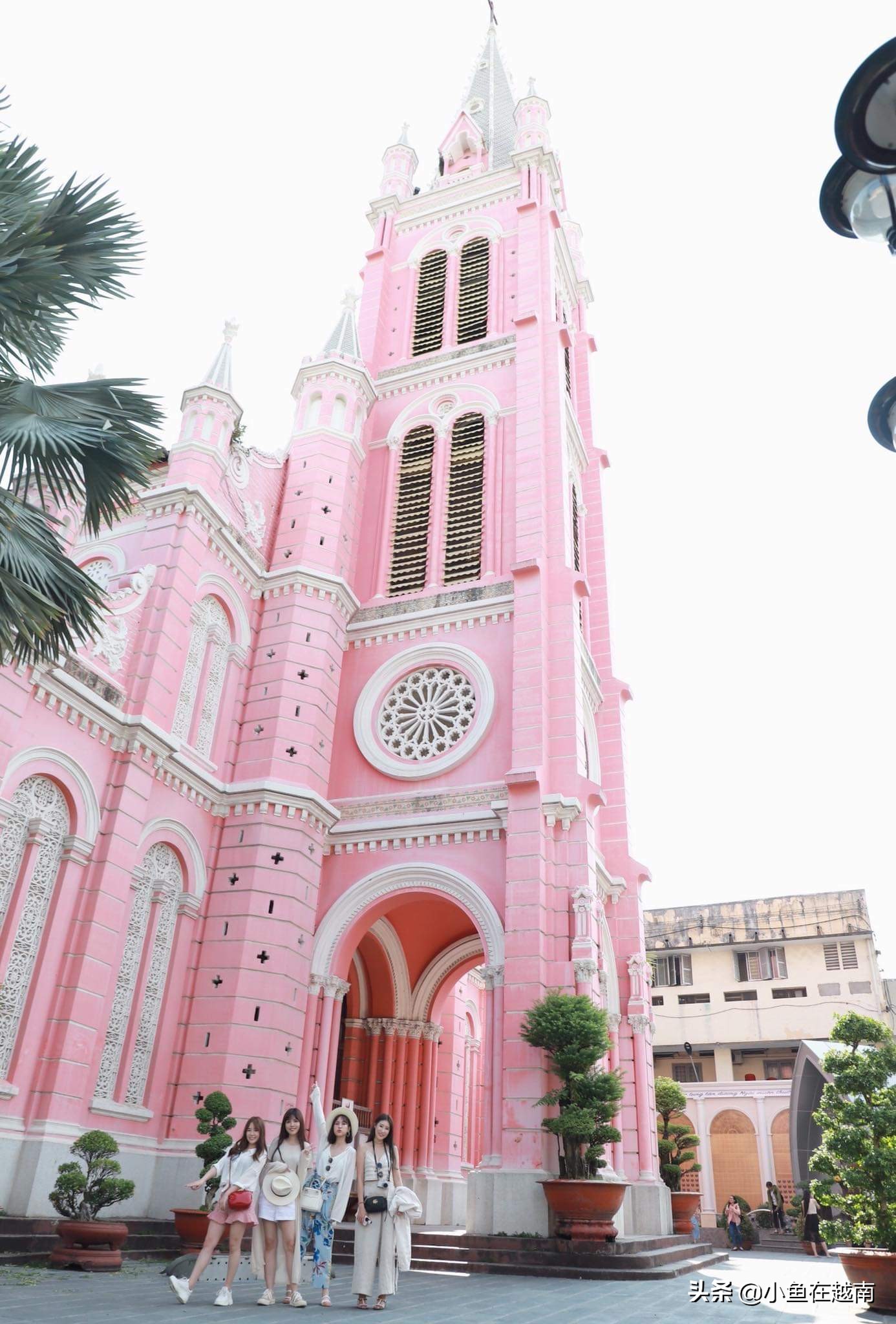 越南自由行需要准备多少钱,越南穷游攻略10天视频