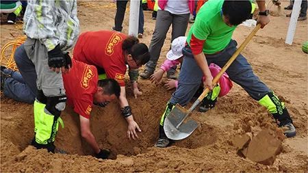 腾格里沙漠高端团建,腾格里沙漠徒步团建几天