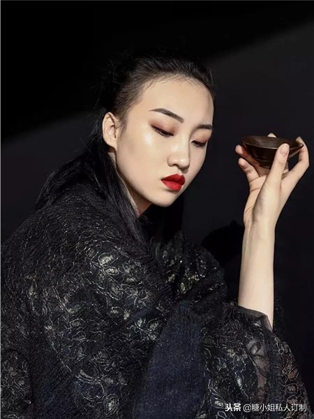 为了最美中国风口红，故宫淘宝双店争锋，卡婷不落下风！