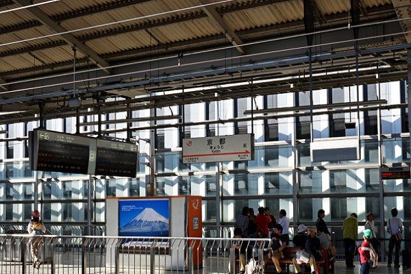 日本新干线用的是什么轨道,日本新干线是什么样子