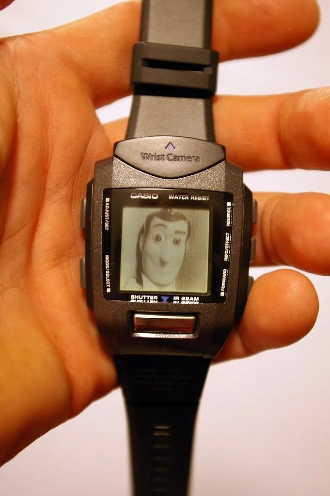 能听歌能拍照,二十年前的Casio怎么这么强?