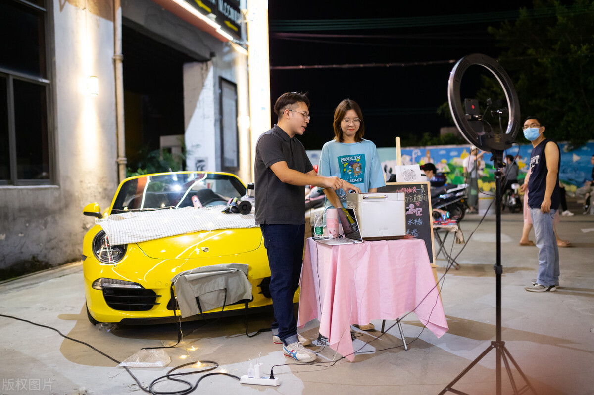 你还在看直播吗？那里简直就是*子骗**集中营