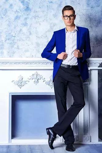 新皮鞋磨脚怎么修补,新买的皮鞋磨脚后跟怎么办小妙招