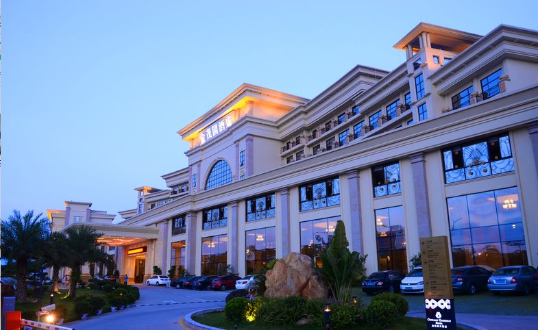 坪山区5星酒店里吃圣诞大餐！158元1大1小，圣诞火鸡、海鲜、烧烤