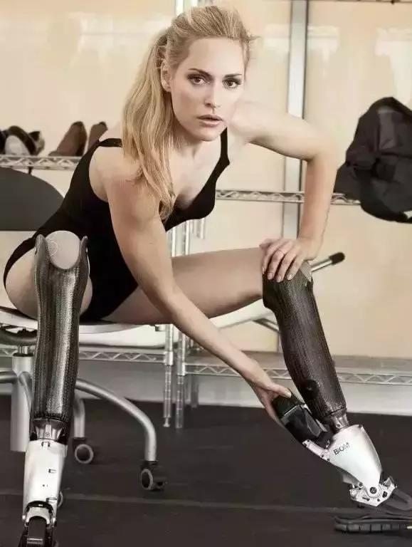 因为卫生棉条被截肢,女星因为卫生巾截肢