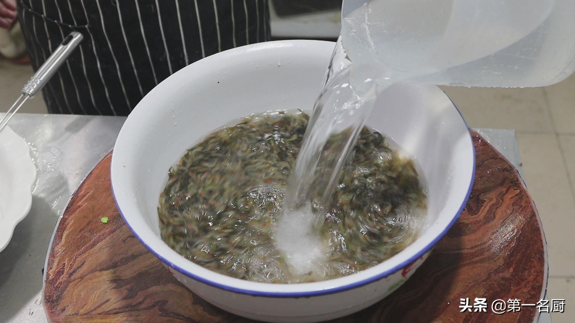 韭菜炒河虾怎么做才好,怎样做韭菜炒河虾更好吃