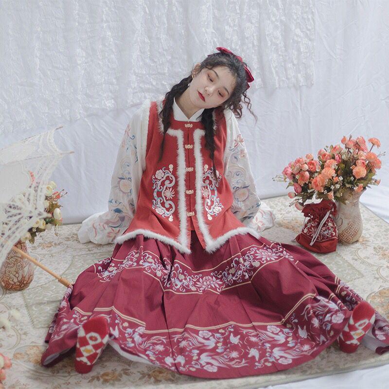 今年最新款的汉服冬天穿的,冬季汉服女保暖加厚全套