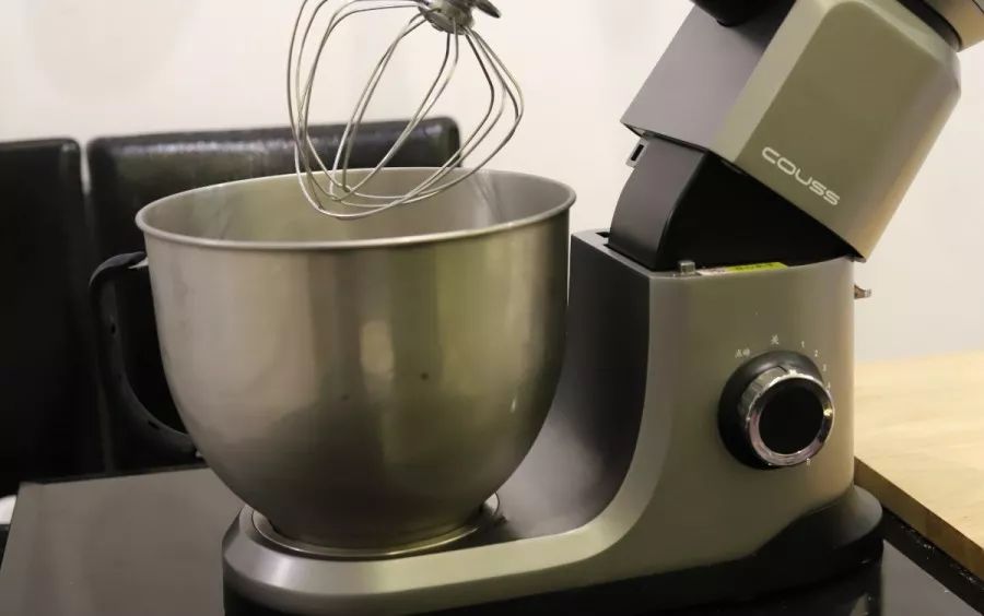 奶油鲜花蛋糕图片,鲜花奶油生日蛋糕