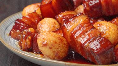 红烧肉是一道非常经典的中式菜肴,红烧肉中国家常菜的经典