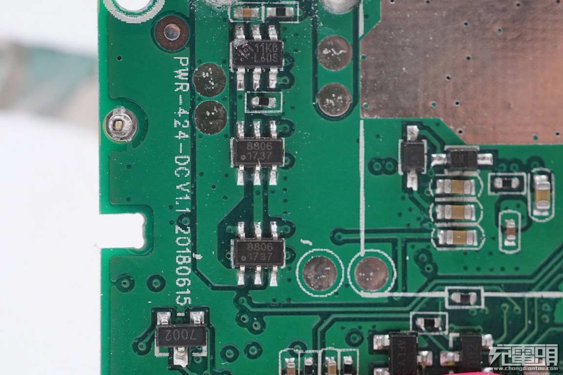 拆解华为5000mah充电宝,拆解60000ma充电宝