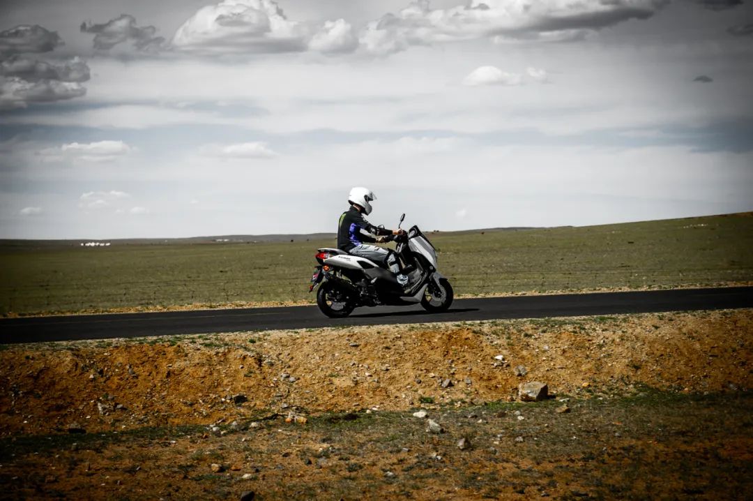 试驾雅马哈nmax150,雅马哈踏板nmax155跟pcx哪个好