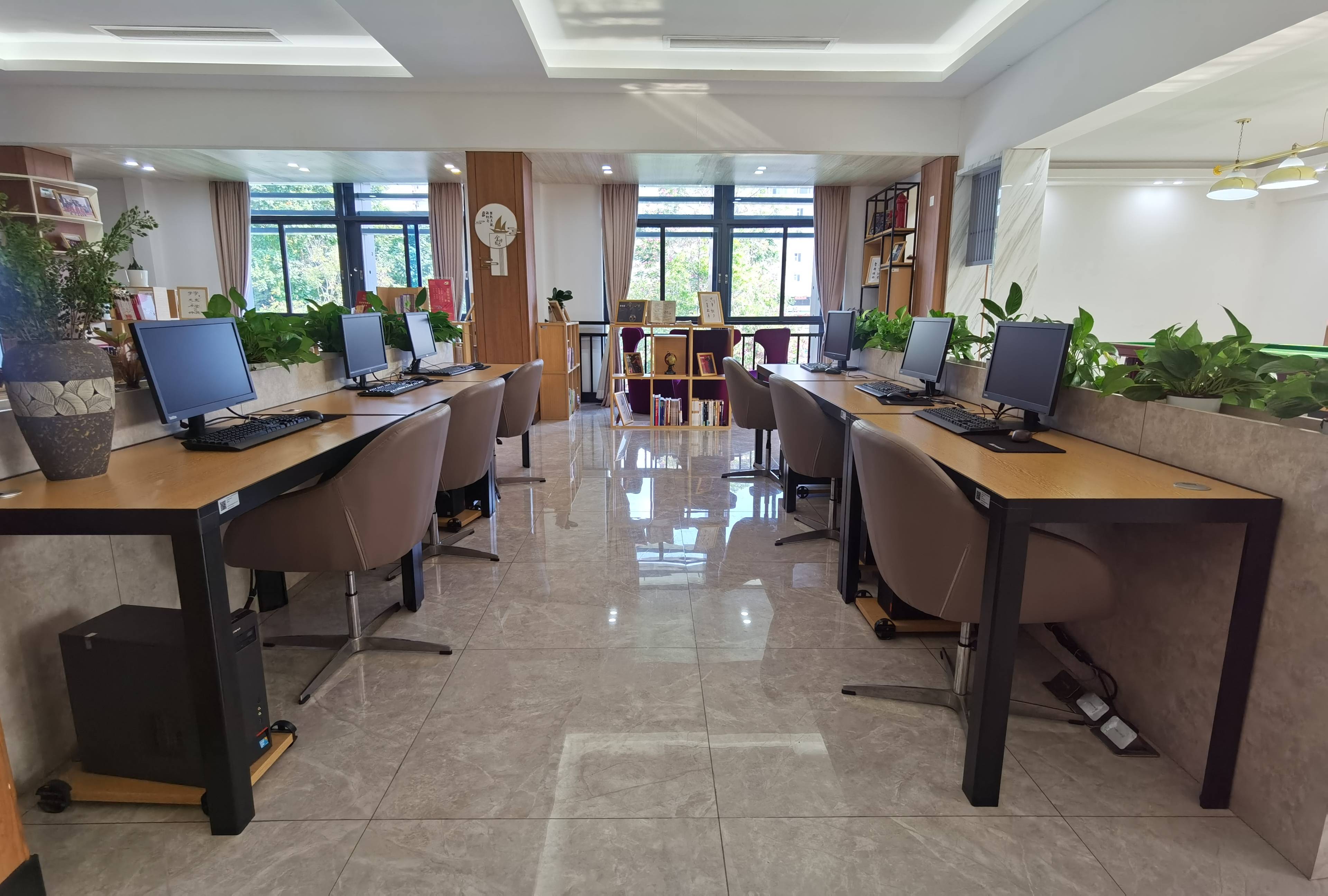 有一个消防蓝朋友是怎样的体验,给你一天时间